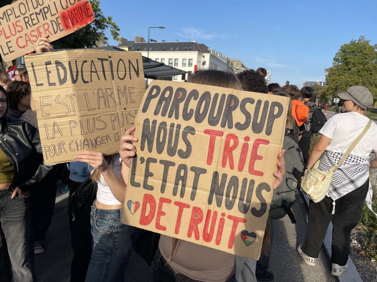 Derrière les lycéens c’est toute la jeunesse qui est inquiète